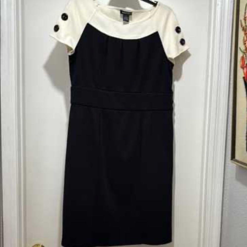Beautiful Black and white dress size 8, used $5.00